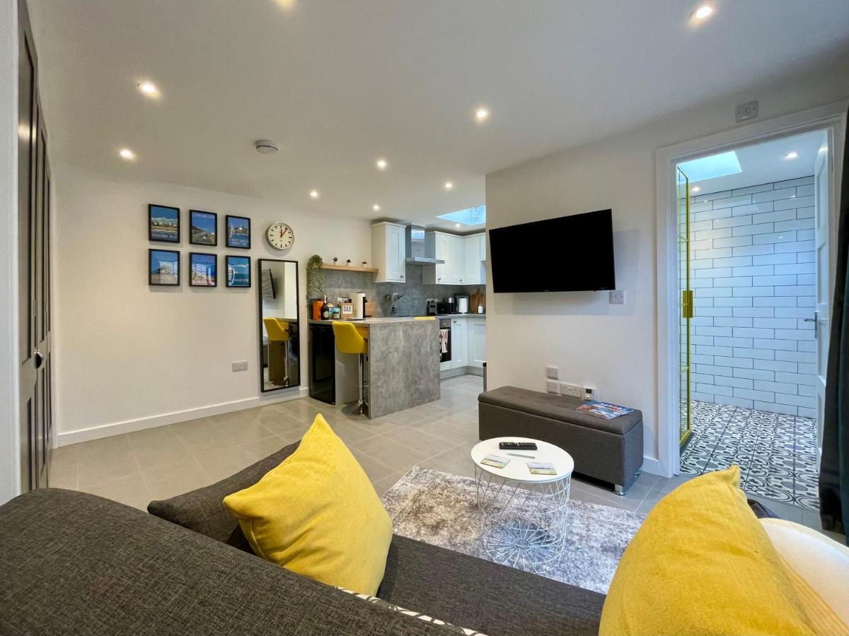 Tiny Home, Boscombe Manor 伯恩茅斯 外观 照片